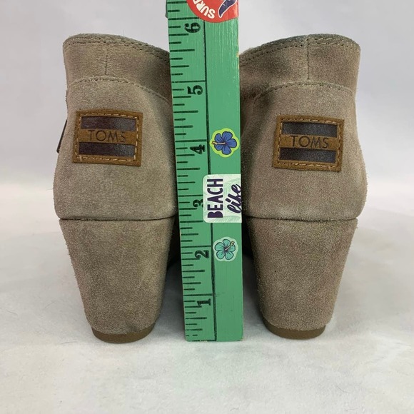 TOMS Desert Wedge Khaki Tan Suede Leather Booties Flannel Lined Size 6 W‎ - Picture 8 of 11